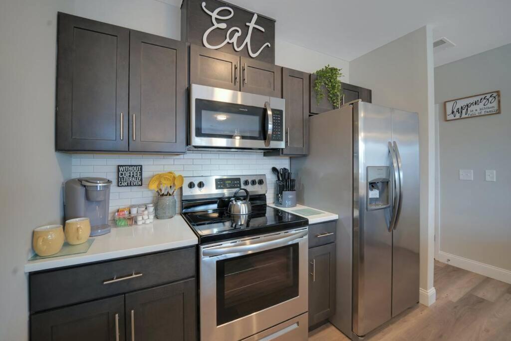 Beautiful 2Br Apt/Ewr Airport/King /Free Parking Newark Exterior foto