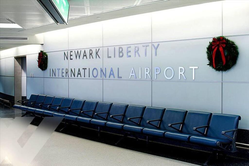 Beautiful 2Br Apt/Ewr Airport/King /Free Parking Newark Exterior foto