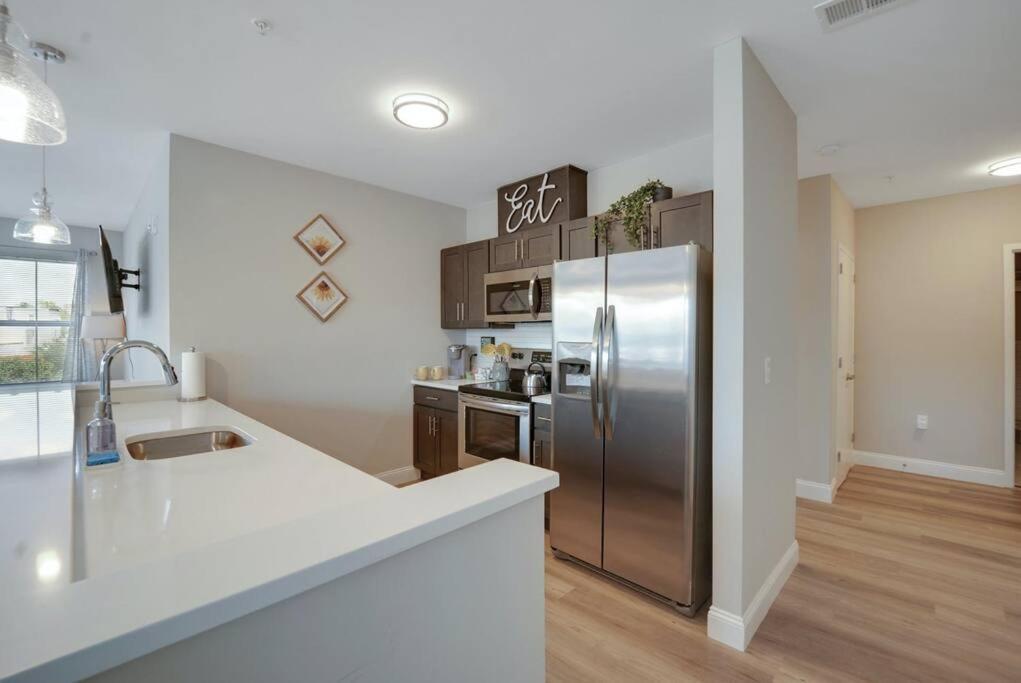 Beautiful 2Br Apt/Ewr Airport/King /Free Parking Newark Exterior foto